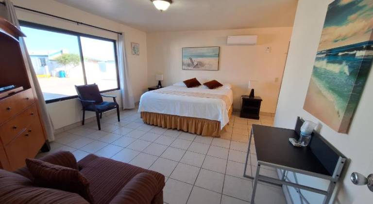 55 Suite Bungalow Seaside Hotel & Victors RV Park — photo 2