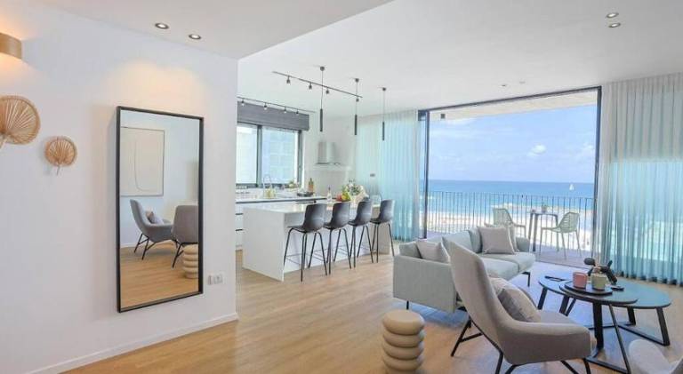 Luxury 2BD Beach Apartment 15 in Tel Aviv