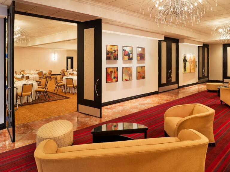 Sheraton Bloomington Hotel — photo 3