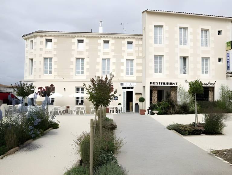 Logis Hotel Le Richelieu - Royan Atlantique in Saintes