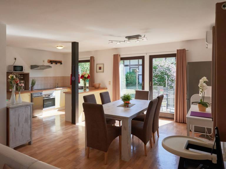 Apartment with terrace, yard & grill — photo 3