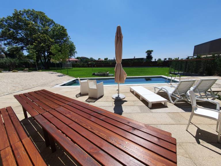 Pet-friendly Vacation Home Villae Carreiro with Pool, A/C, Wi-Fi, Garden & Terrace — photo 3