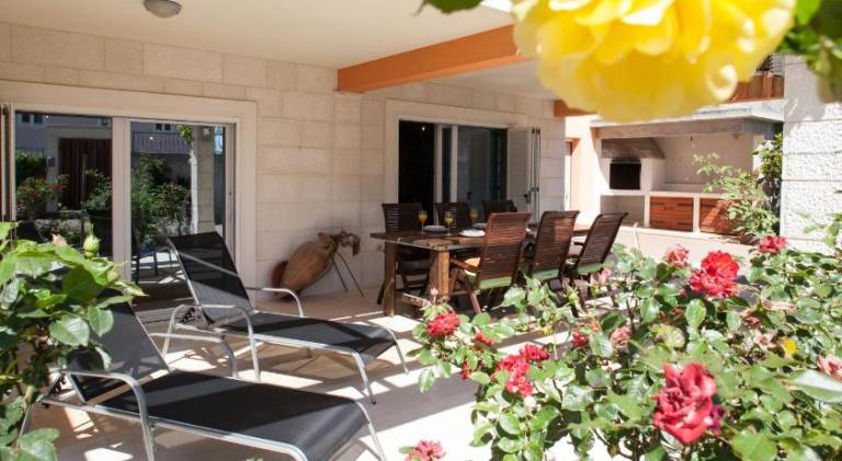 Rental apartment with terrace & barbeque — photo 4