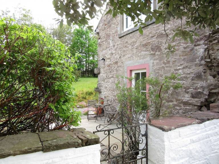 Cottage Balloch