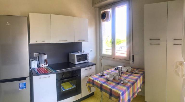 Rental apartment with patio — photo 4