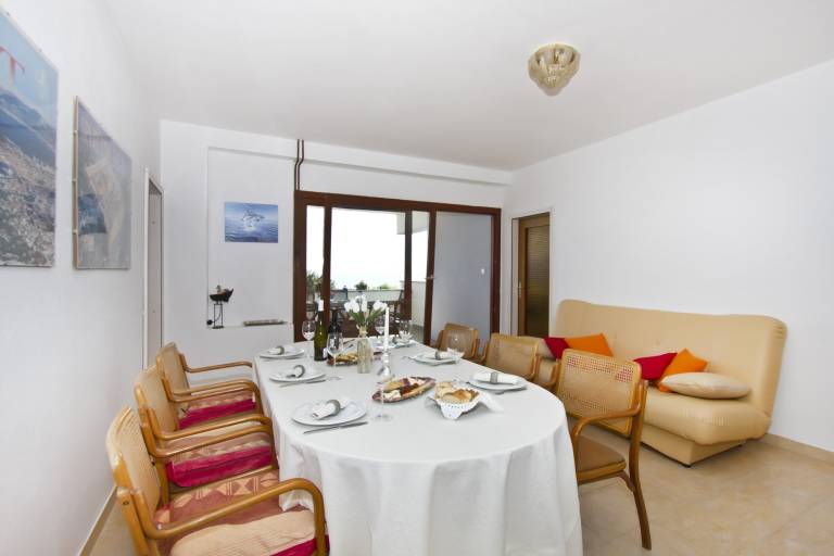 Spacious 110 m2 apt with terrace and garden — photo 3