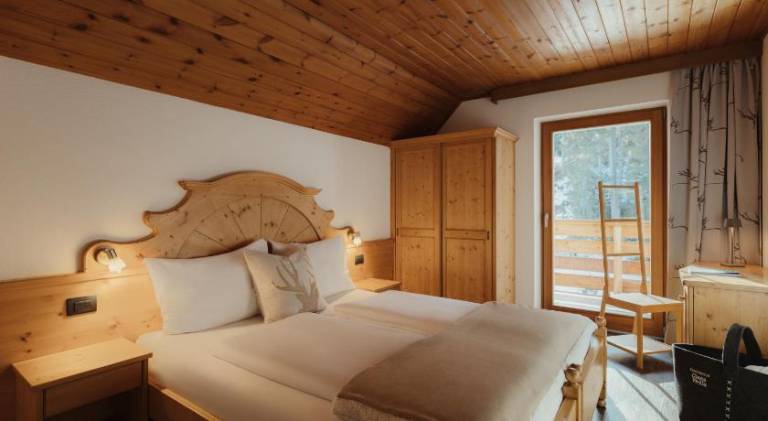 Beautiful serviced apartment with sauna, patio & yard | Perfect for remote work | Dogs allowed — photo 2