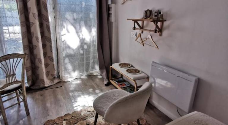 Au Poeme du Chene, Logement independant, Calme, Parking gratuit in Nantes