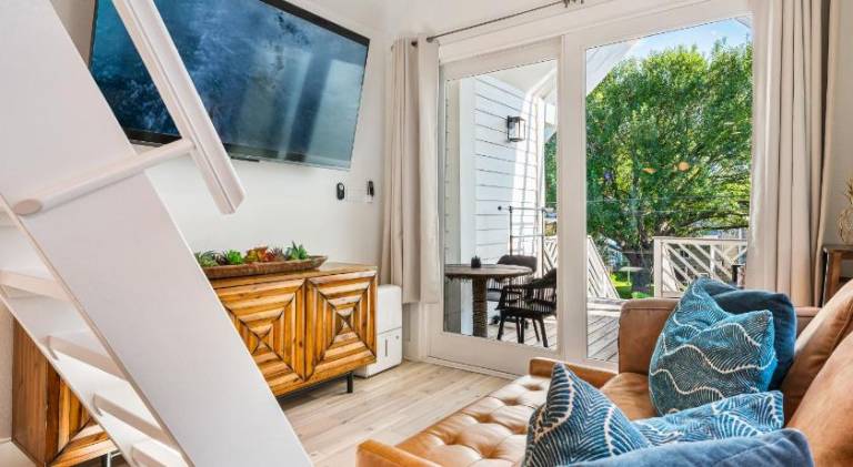 Vacation home with patio & grill — photo 2