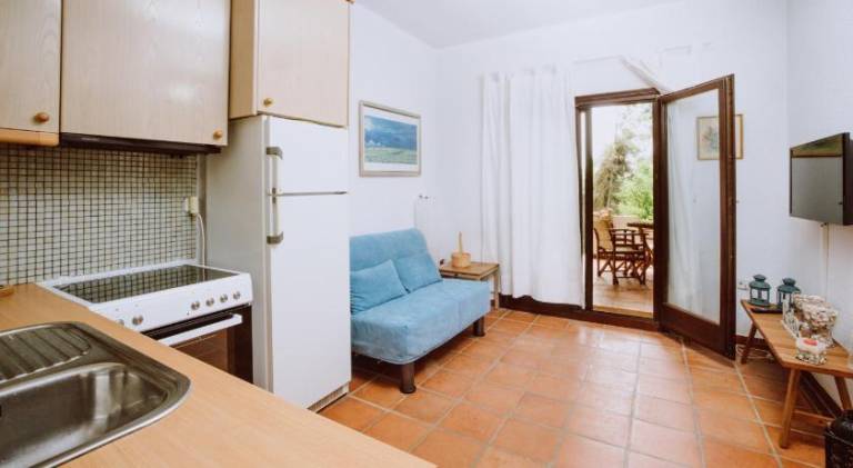 House with garden & terrace — photo 3