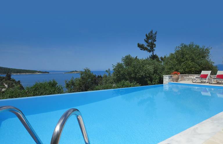Villa Paxos