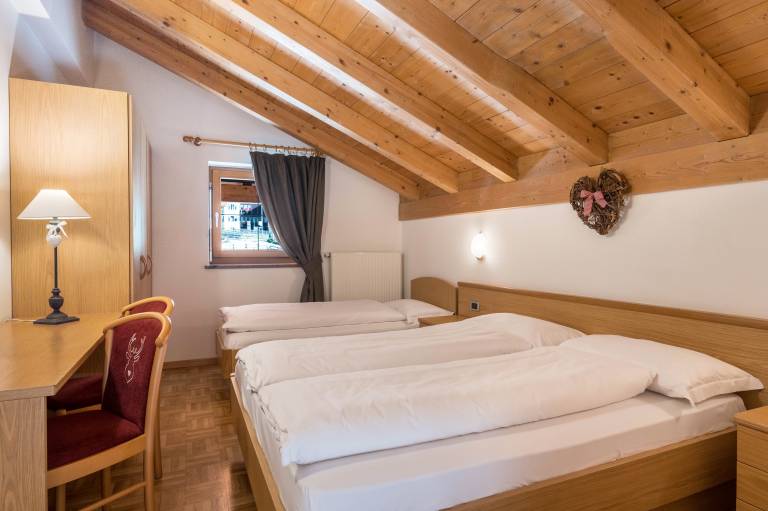 Apartment 'Villa Lory 5' with Mountain View, Private Terrace and Wi-Fi in Canazei