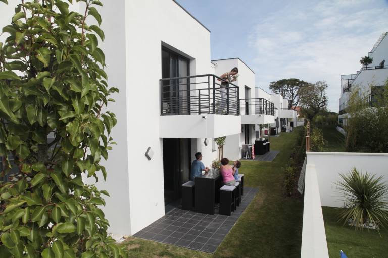 Villa with pool & terrace — photo 5