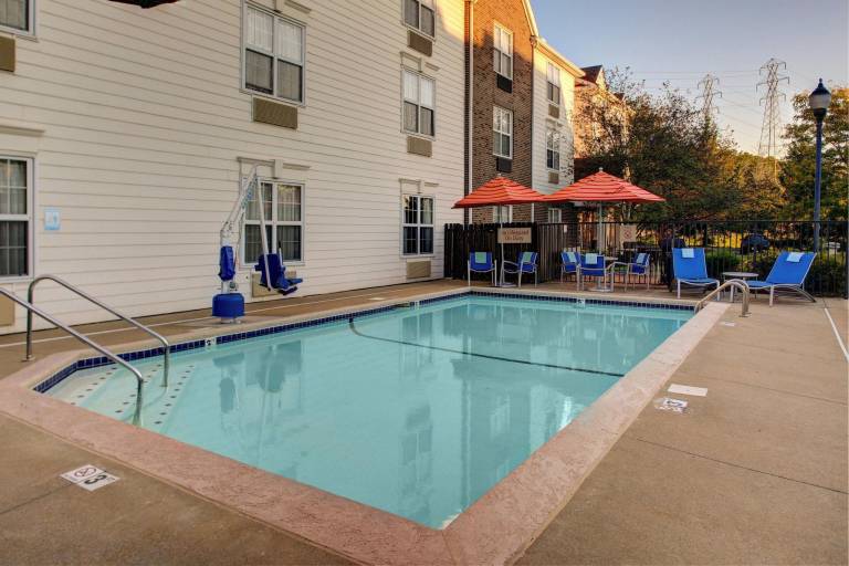 MainStay Suites Middleburg Heights Cleveland Airport — photo 4