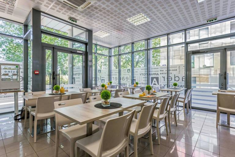 Serviced apartment with terrace | Suitable for remote work in Bordeaux