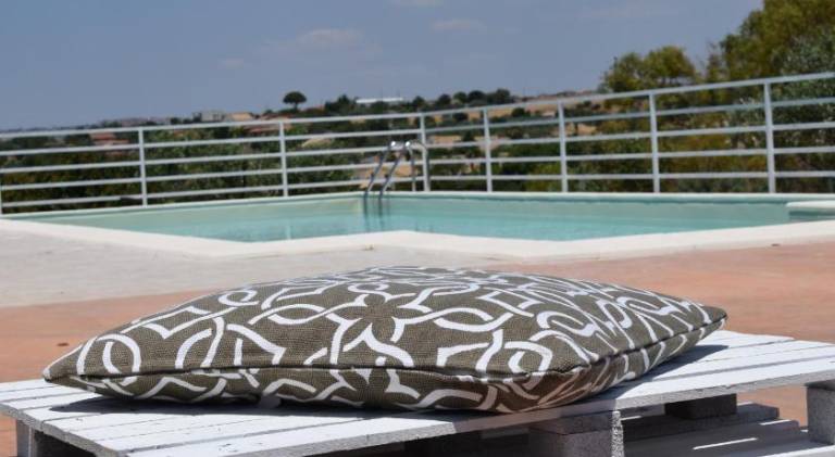 Apartment with patio, pool & yard | Good for workation | Dogs allowed — photo 3