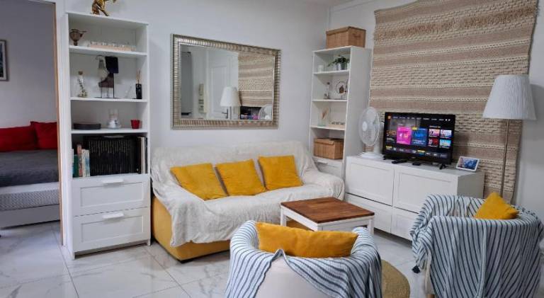 Very nice private Appartment 1 living room with sofa bed 1 bedroom 1 bathroom with toilet 1 Kitchen — photo 2