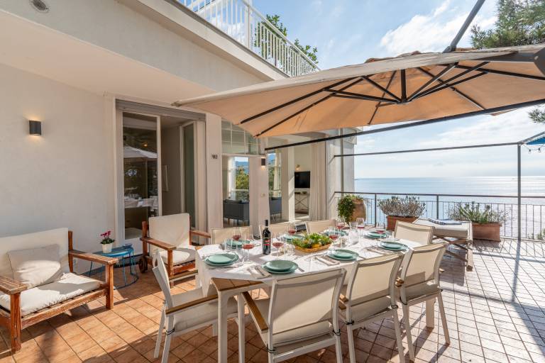 Villa with barbeque, terrace & private pool | Sea view — photo 2