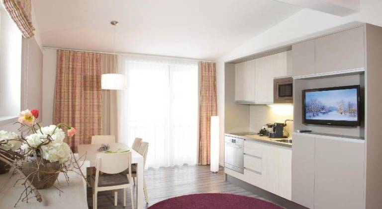 Serviced apartment with garden, patio & sauna — photo 2