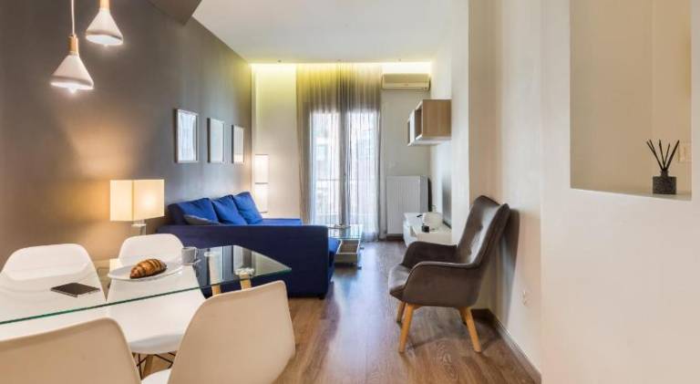 Apartment with patio | Next to Hagia Sophia | Suitable for remote work | Dogs allowed in Thessaloniki