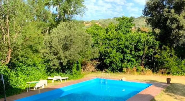Vacation home with garden, pool & terrace — photo 4