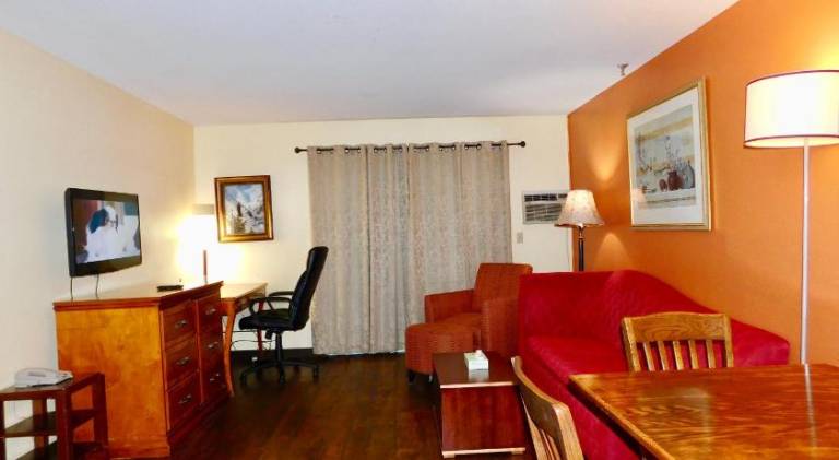 Americas Best Value Inn & Suites Anchorage Airport — photo 2