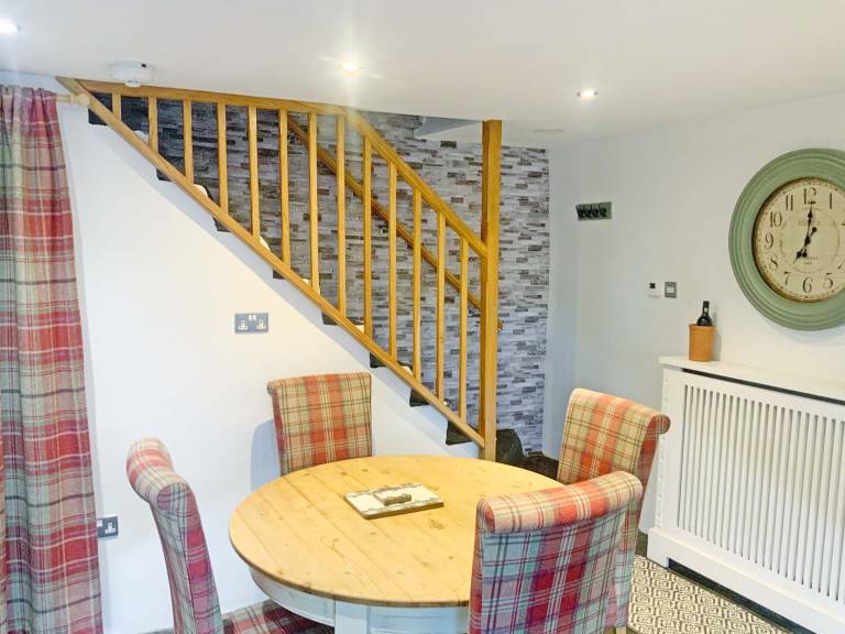 Family-oriented cottage with garden | River view | Dogs allowed — photo 4