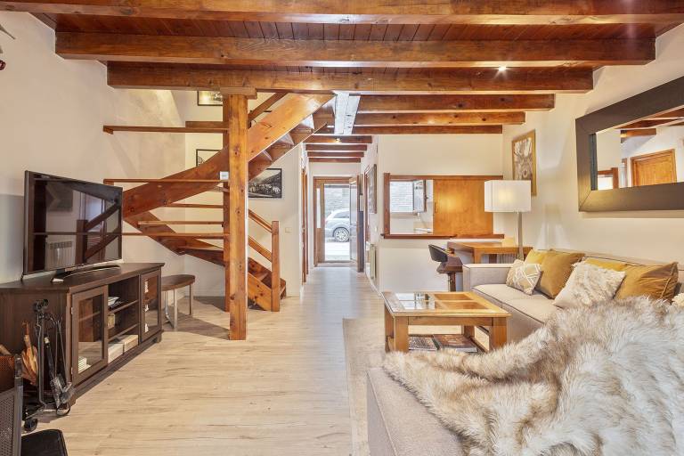 Children-friendly beautiful holiday apartment with barbeque & yard | Mountain view | Pets are welcome — photo 3