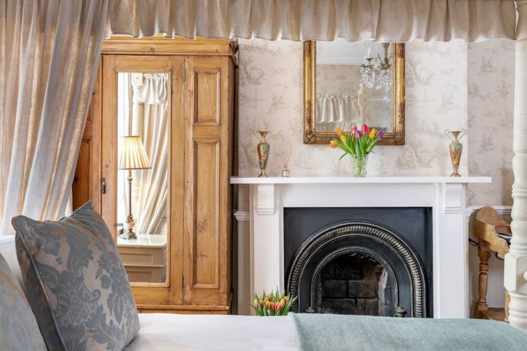 Bed and breakfast  Clutton