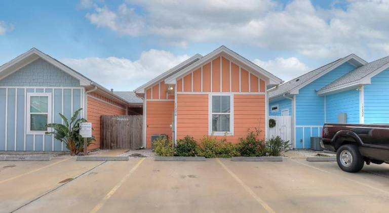 Vacation home with 2 rooms for 6 persons in Corpus Christi, TX