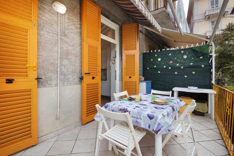 Beautiful apartment with fast internet & patio | Garden view | Close to the beach | Pets allowed — photo 4