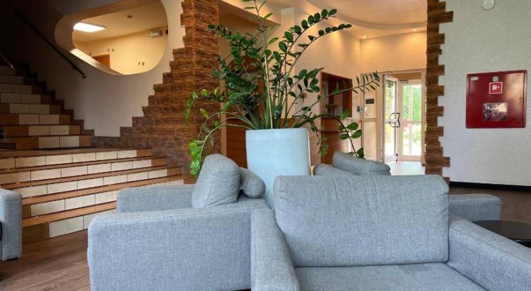 Serviced apartment with patio — photo 3
