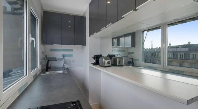 1 BedroomHaussmannAmazing viewEffeilTowerAC — photo 3