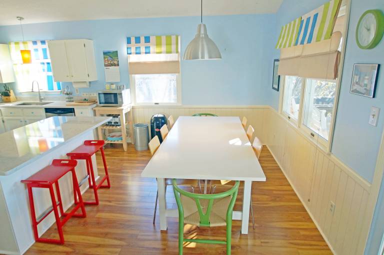 CH245- Waterfront- 3 BRs, Dock, Pool Table, Piano, Comm Pool, Dog Friendly! — photo 5