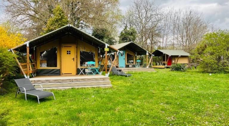 Tent with garden & patio in Veszprem