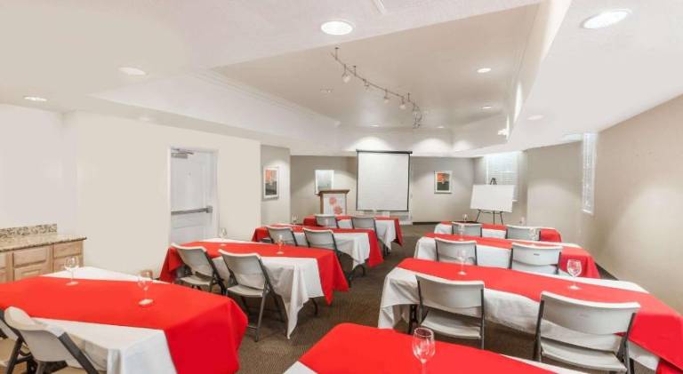 Hawthorn Suites by Wyndham Victorville — photo 4