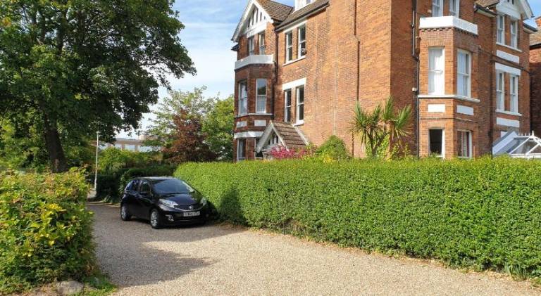 The Wycliffe Guest House — photo 3