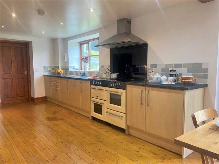 Fully equipped lovely cottage with yard, barbeque & jacuzzi | Dogs allowed — photo 2