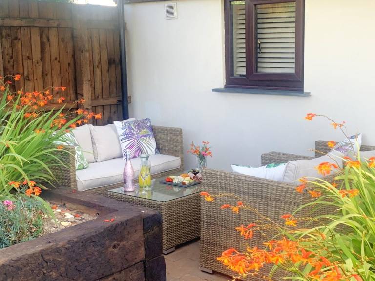 Fully equipped wonderful cottage with yard & terrace | Pets allowed — photo 2
