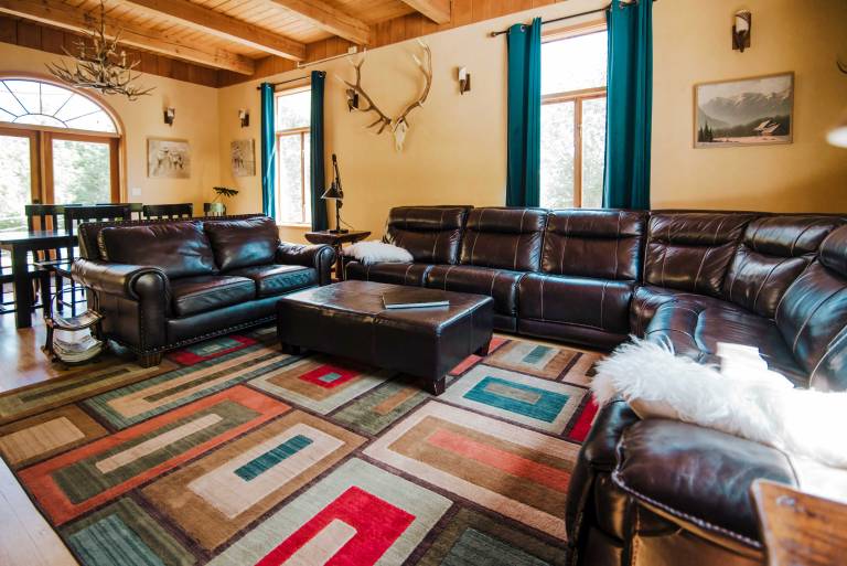 8-Acre ‘Big House Lodge’ in Cle Elum w/ Hot Tub — photo 4