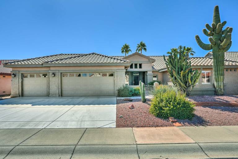 House  Sun City Grand-Desert Mesa
