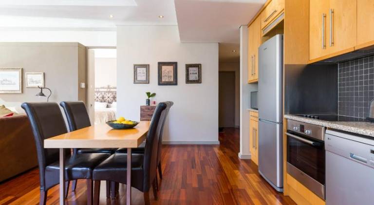 Children-friendly beautiful rental apartment with pool & patio | Next to Bo-Kaap | Pet-friendly — photo 5