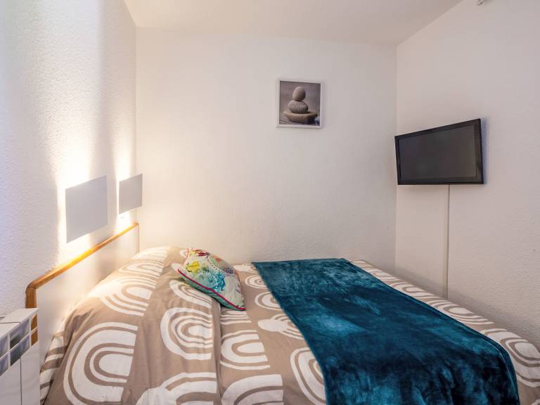 Child-friendly charming rental apartment with pool, yard & terrace | Sea view | Pets are welcome — photo 5
