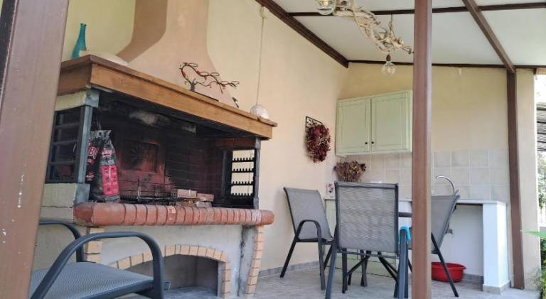 House with patio, garden & barbecue — photo 5