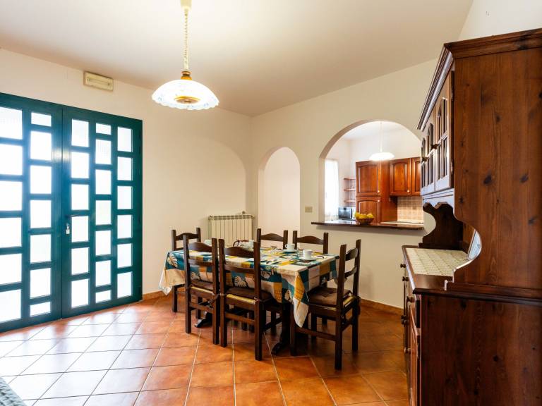 Apartment with terrace, pool & yard | Pets allowed — photo 2