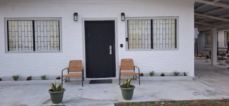 House Dinsley Avenue