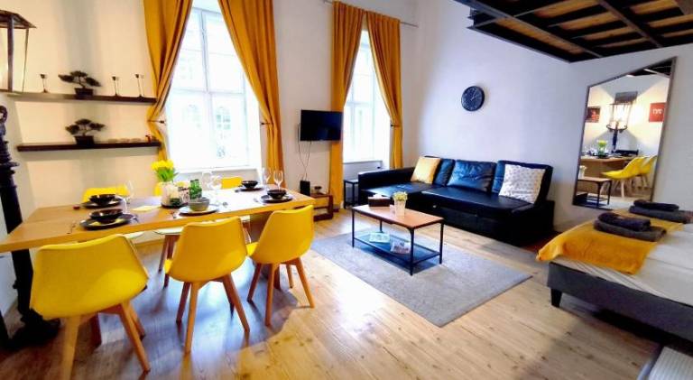 Holiday apartment with yard | Close to St. Stephen's Basilica | Suitable for remote work | Pet-friendly — photo 3