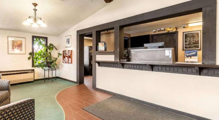 Rodeway Inn & Suites I-94 Kenosha — photo 5