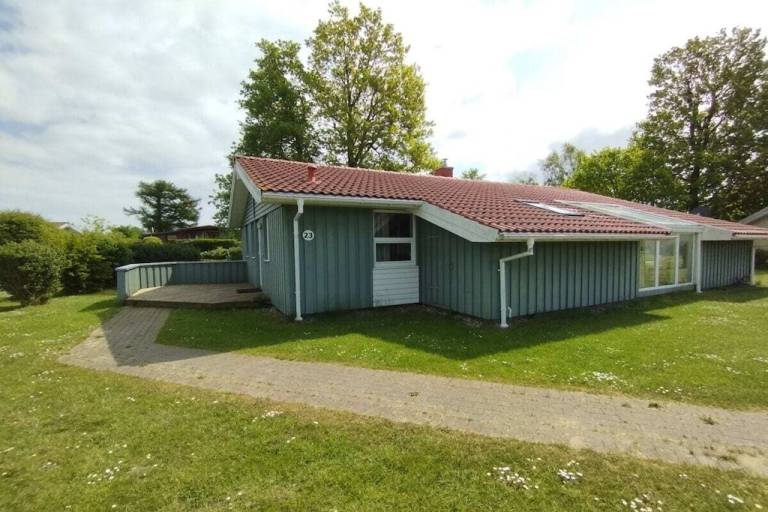 Fully equipped vacation home with hot tub, sauna & BBQ | Close to the beach | Pet-friendly in Rendsburg