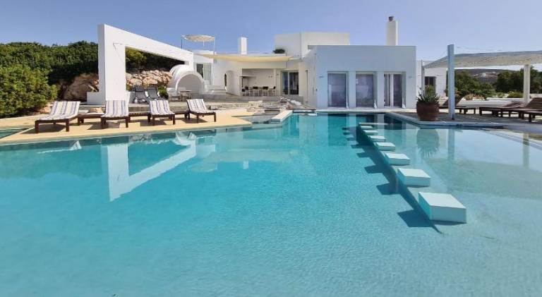 Fully equipped villa with jacuzzi, BBQ & terrace | Perfect for remote work | Pet-friendly — photo 3